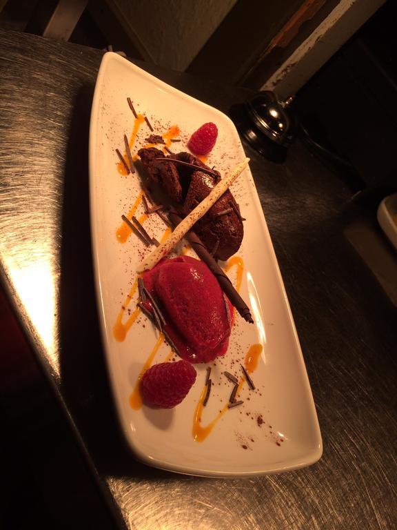 Riccarton Inn Currie Eksteriør billede